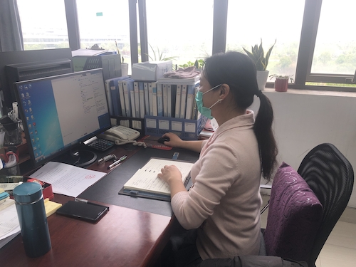 王军芬  疫情中的教务指导者